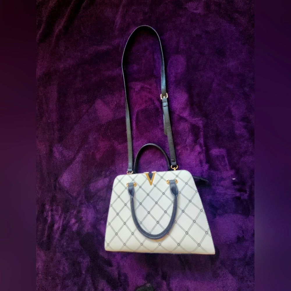 EUC Crossi off white with black print bag